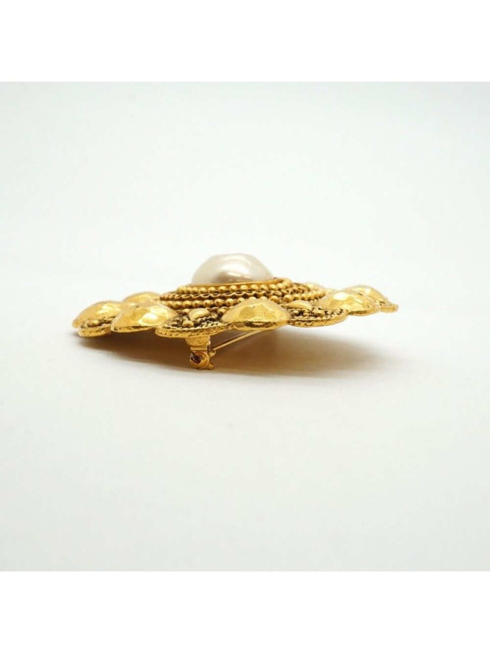 Chanel Brooch Vintage Gold Plated Faux Pearl - Picture 3 of 8